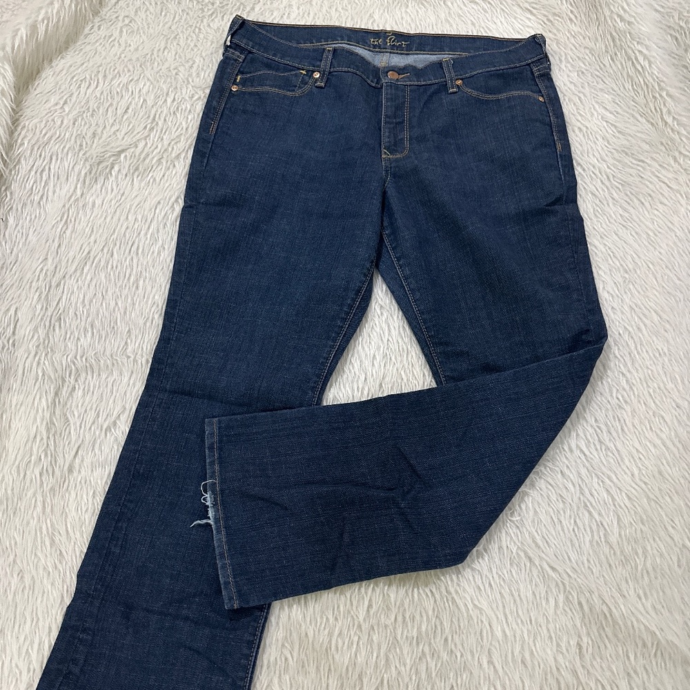 Old navy women’s the flirt mid rise boot cut denim jeans size 14
